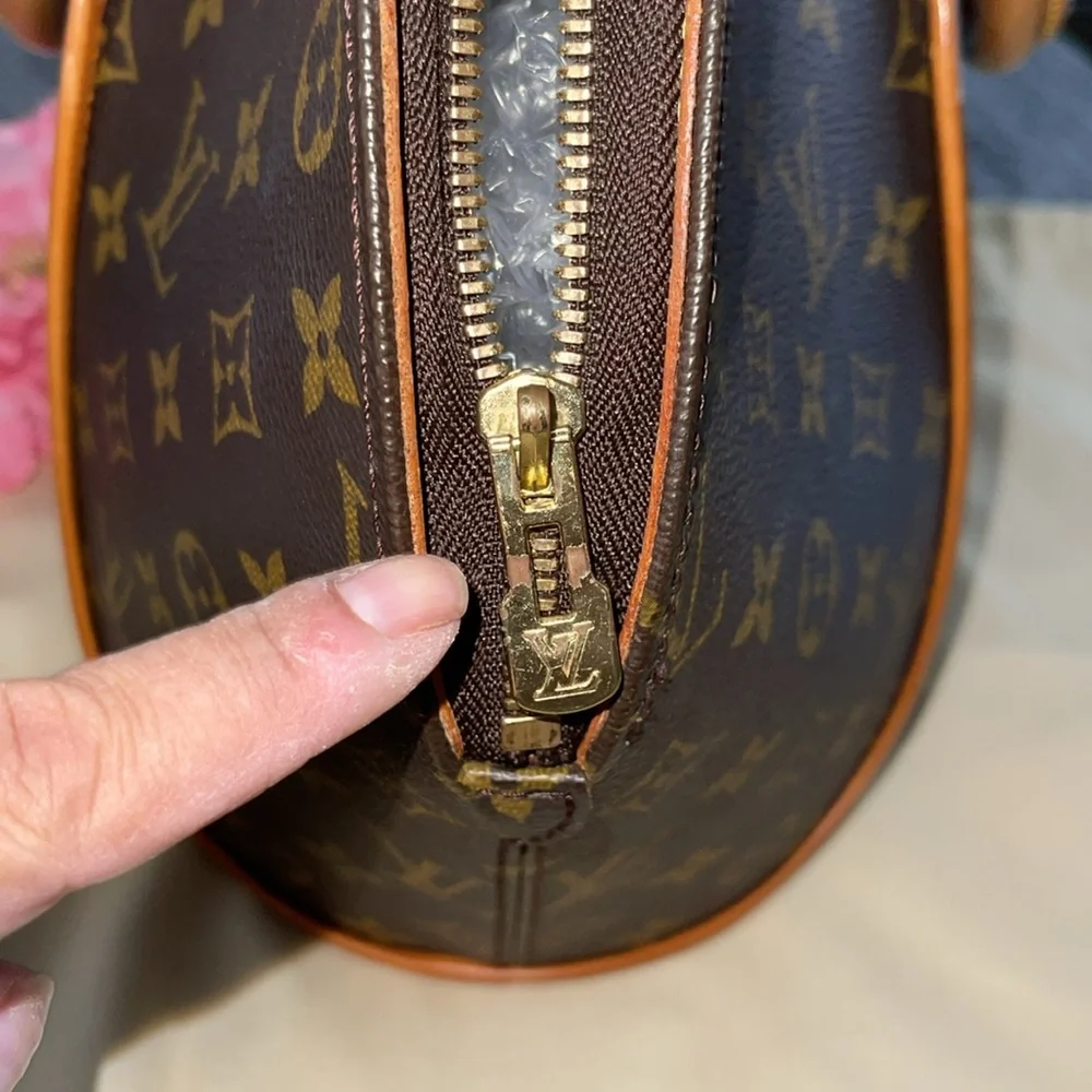 Preloved Louis Vuitton logos Ellipsi monogram hand bag great condition - Picture 9 of 15